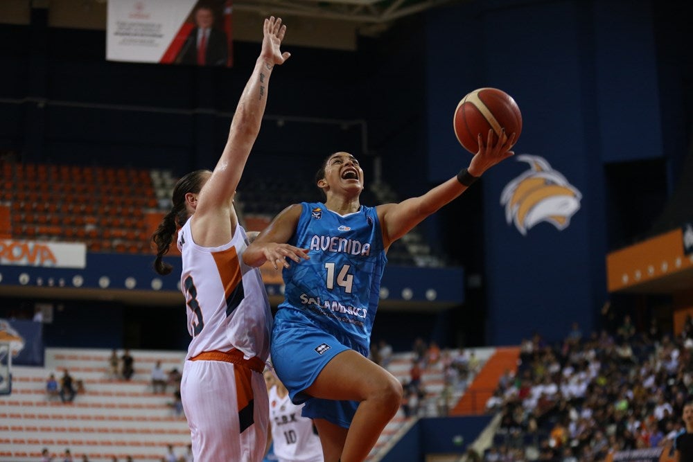 Victoria de Avenida ante el Cukurova