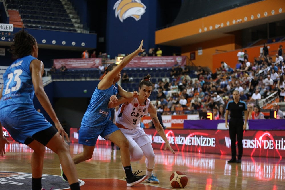 Victoria de Avenida ante el Cukurova