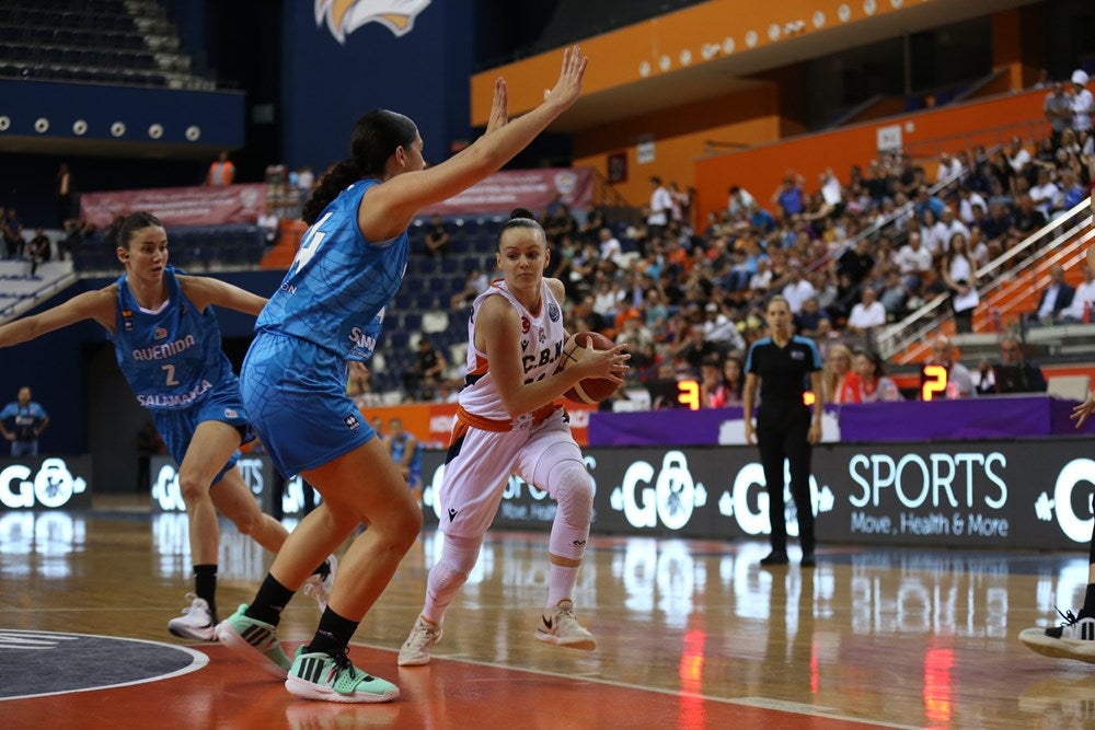 Victoria de Avenida ante el Cukurova