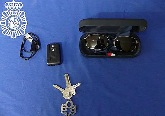 Los objetos robados del interior del coche.