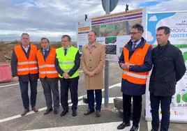 Participantes en la visita a las obras.