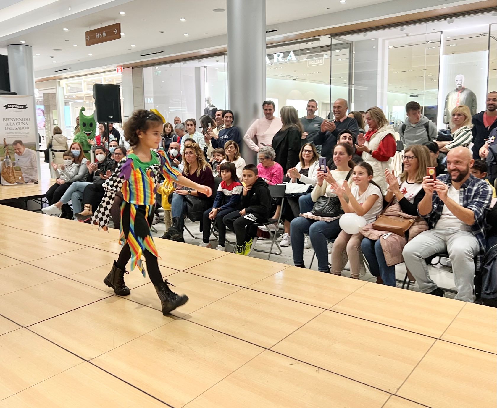 El «Pequedesfile solidario» de PYFANO vuelve a El Tormes