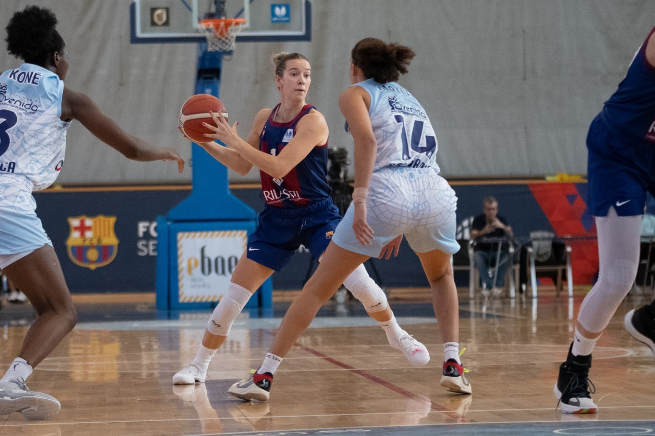 CB Avenida invictas en su quinta jornada contra el Barça CBS