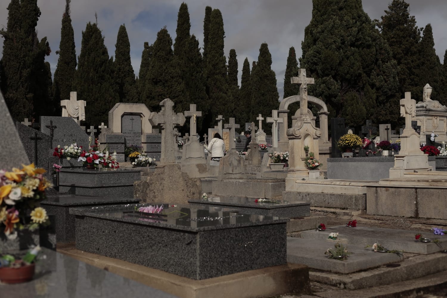 Los salmantinos recuerdan y visitan a sus seres queridos fallecidos