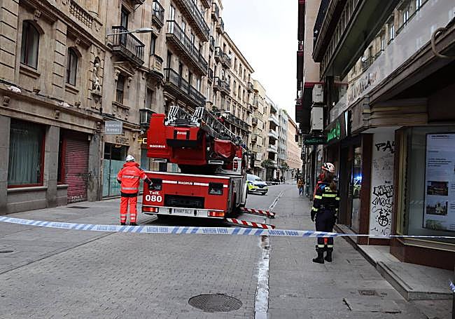 Dotaciones de Bomberos y Policía Local en el lugar de los hechos