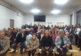 Imagen de los asistentes a la reunión en El Cerro