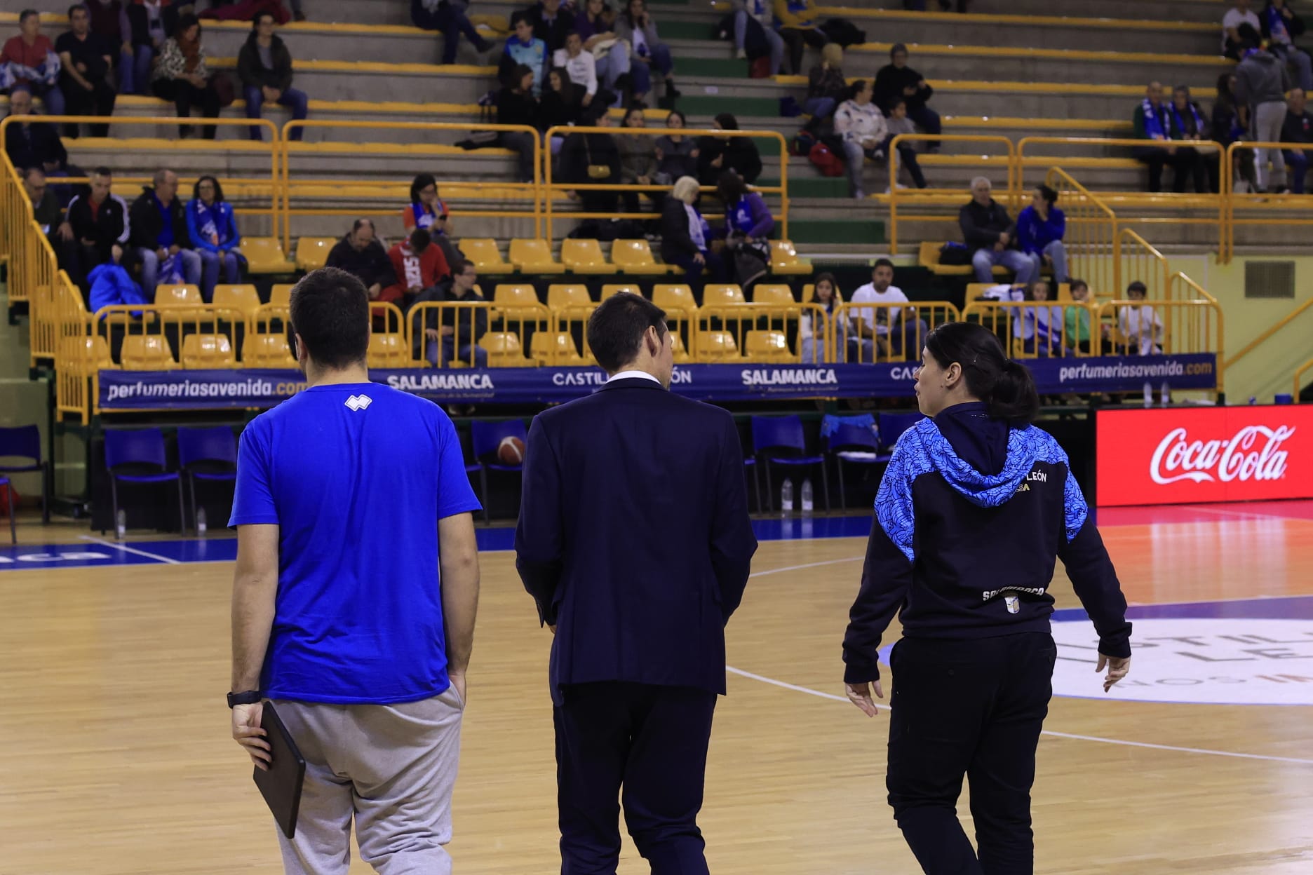 Amplia victoria del líder Avenida ante Estudiantes
