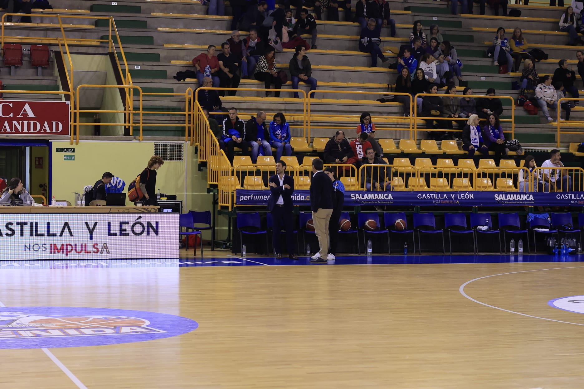 Amplia victoria del líder Avenida ante Estudiantes