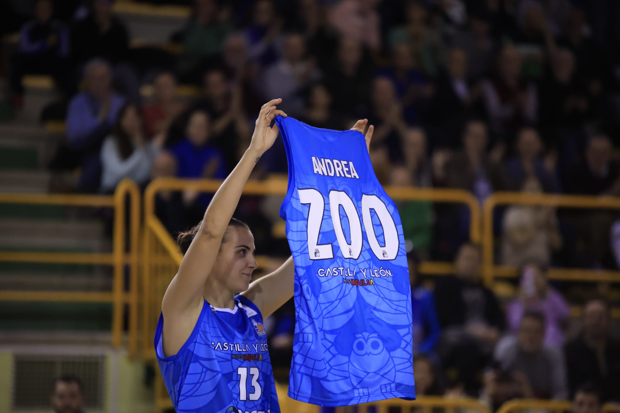 Amplia victoria del líder Avenida ante Estudiantes