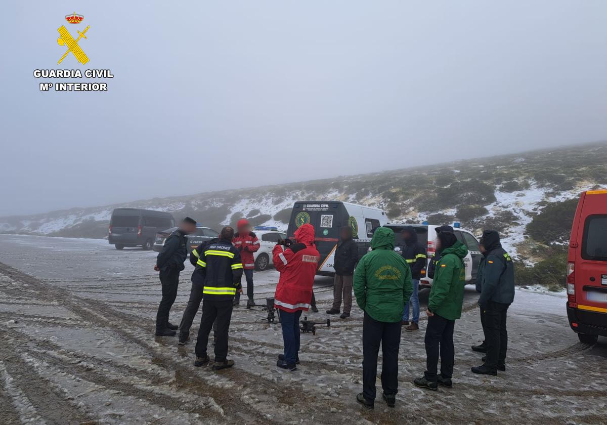 La climatología adversa frustra la búsqueda del montañero desaparecido en Béjar