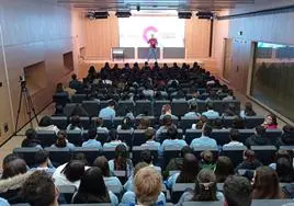 Gira de monólogos científicos en Salamanca para acercar el saber a más de 350 estudiantes