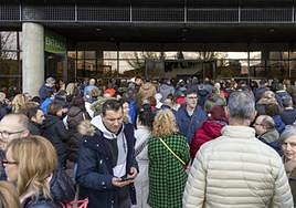 Grupo de personas que se han presentado a las oposiciones.