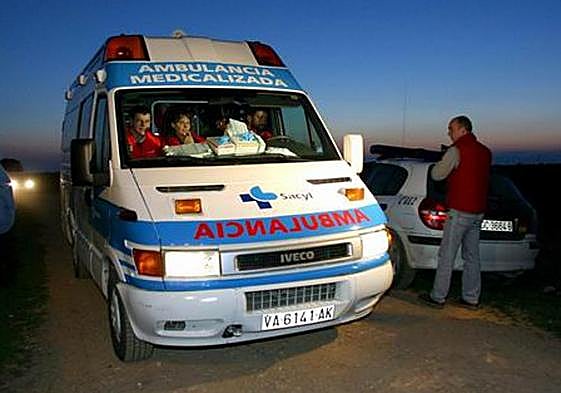 Ambulancia UVI móvil del Sacyl en imagen de archivo.