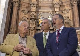 Gonzalo Santonja Gómez, el presidente de la Fundación Iberdrola España, Fernando García Sánchez, y el presidente de la Fundación Santa María la Real, Ignacio Fernandez.
