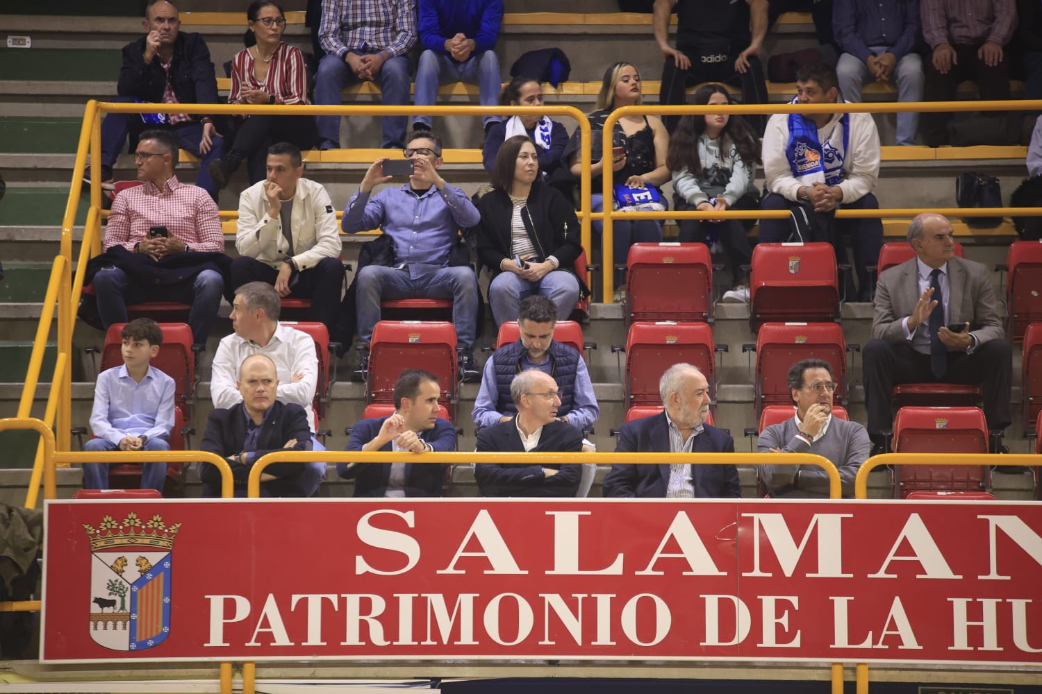 El clásico Avenida-Valencia, por todo lo alto