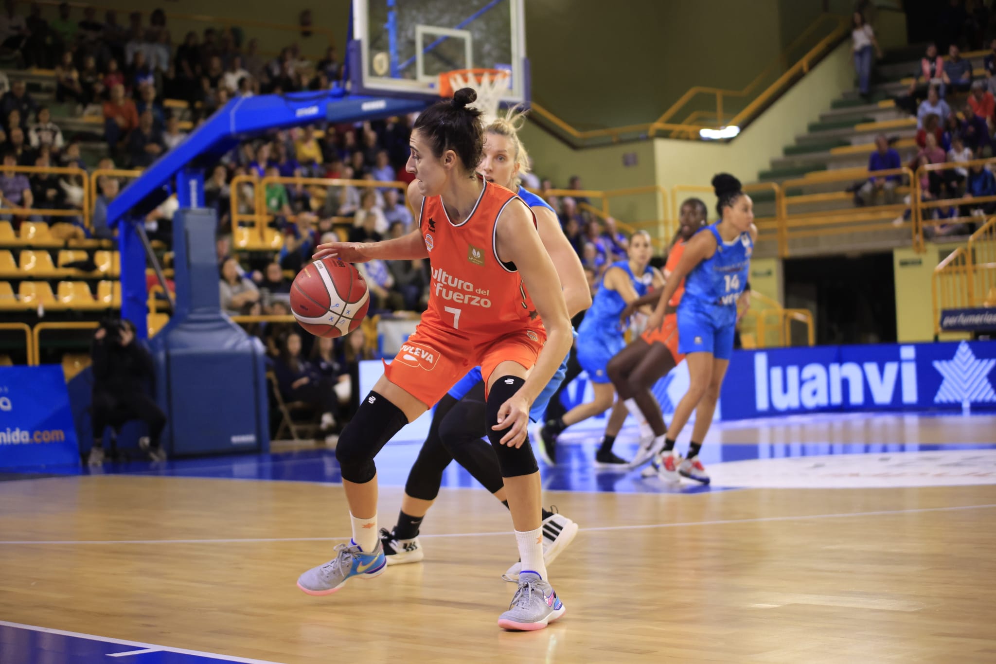 El clásico Avenida-Valencia, por todo lo alto