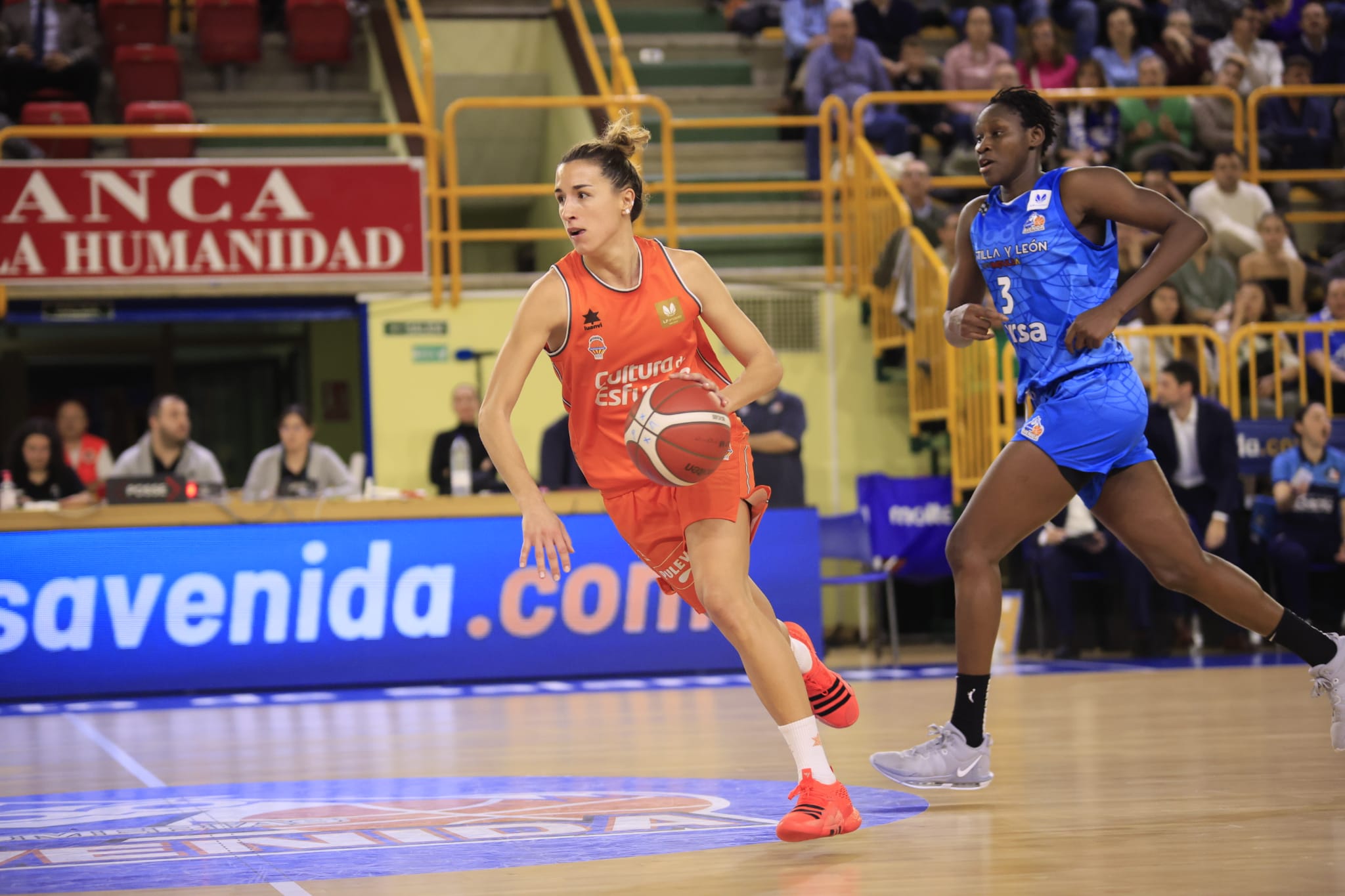 El clásico Avenida-Valencia, por todo lo alto