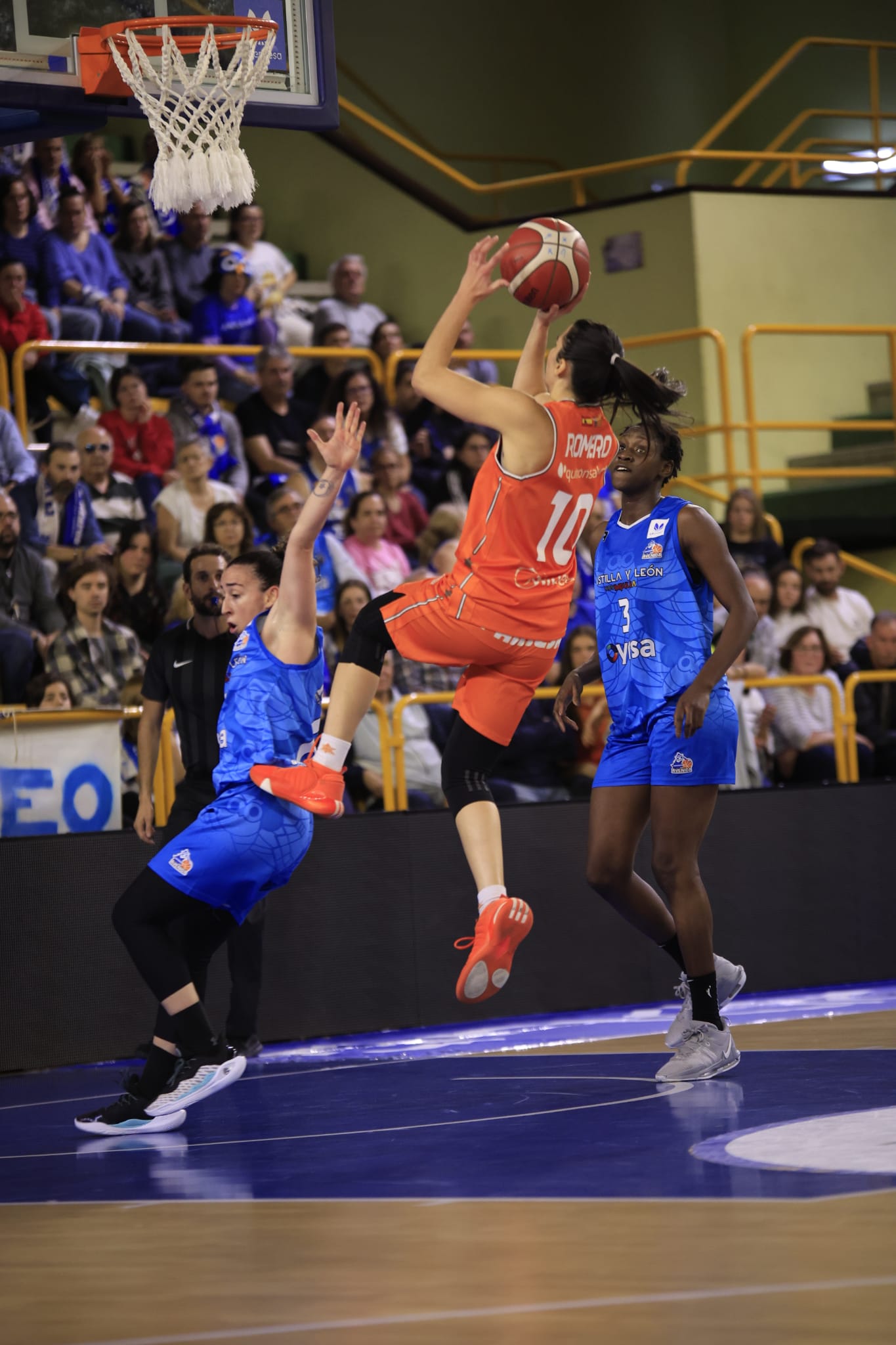 El clásico Avenida-Valencia, por todo lo alto