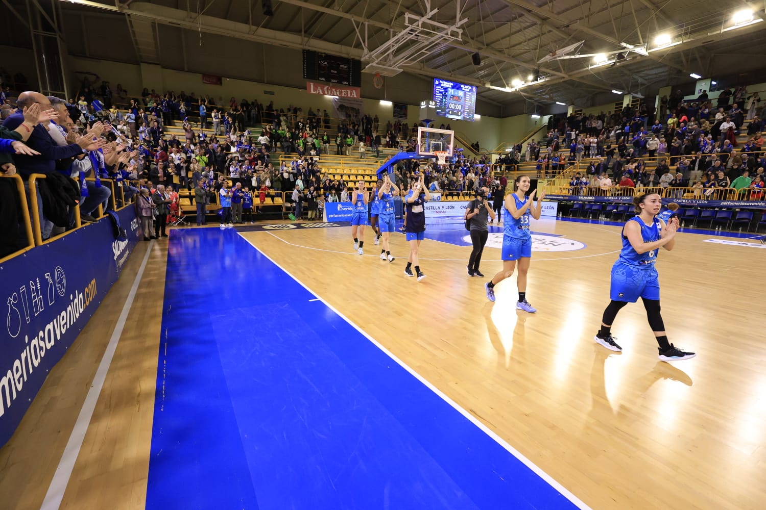 El clásico Avenida-Valencia, por todo lo alto