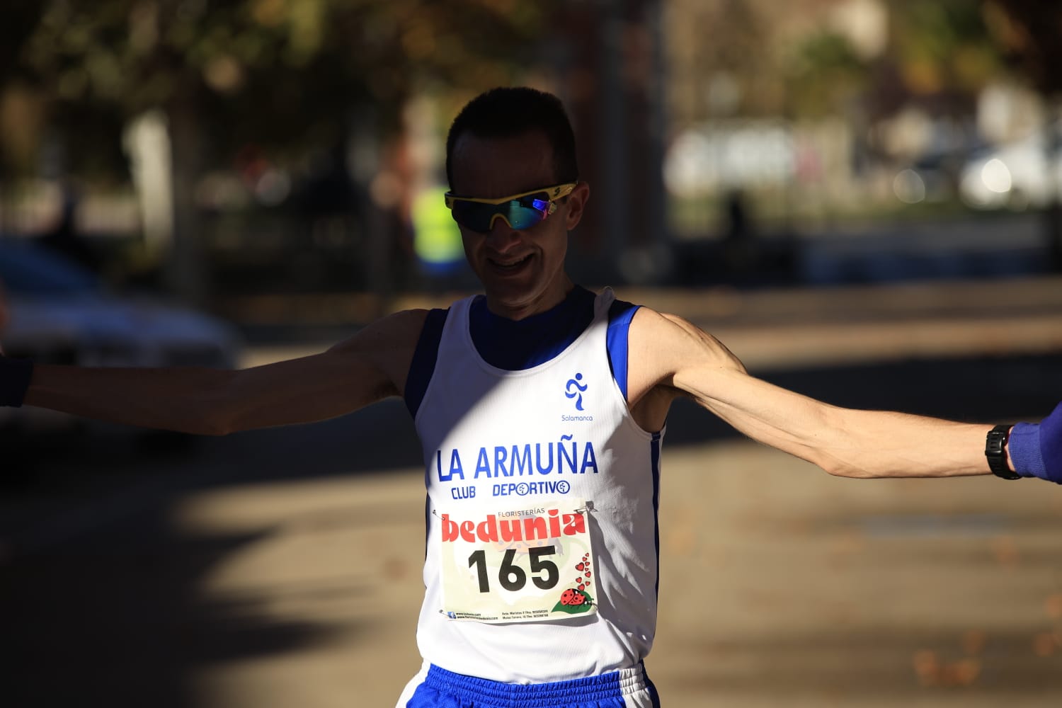 La VII Carrera Popular Rodríguez Fabrés rompe la mañana de niebla