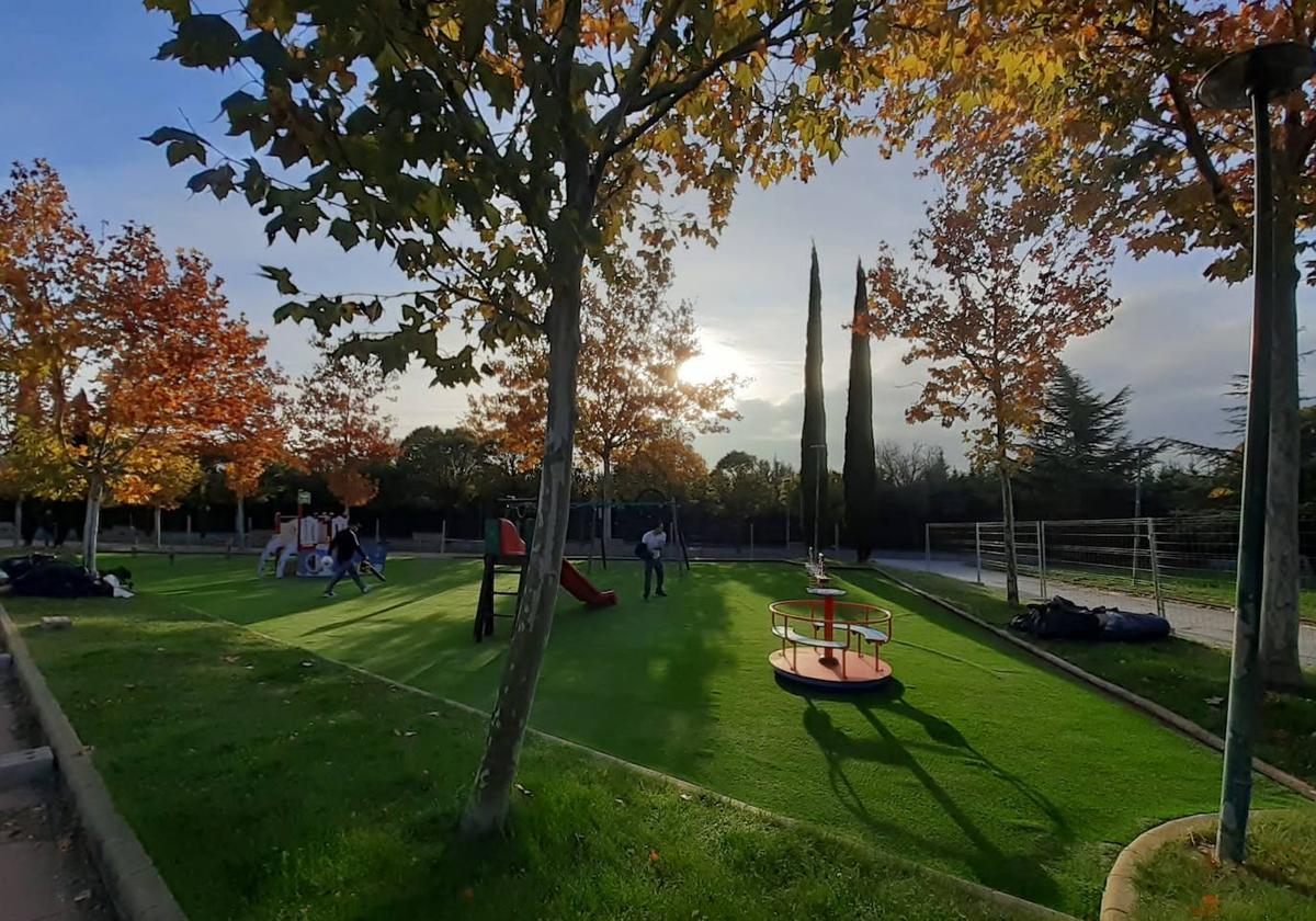 Zona de juegos infantiles de la calle de los Mozárabes.