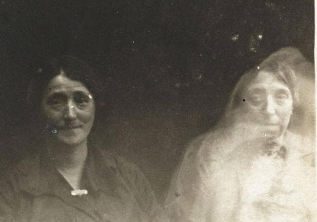 Fotografía espiritista, tendencia social del siglo XIX. Finalmente, resultó ser un fraude.