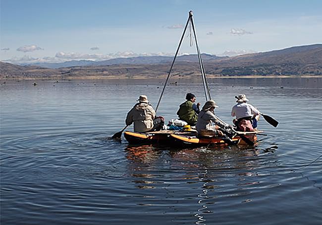 Los investigadores del proyecto internacional en el Lago Parinacochas.