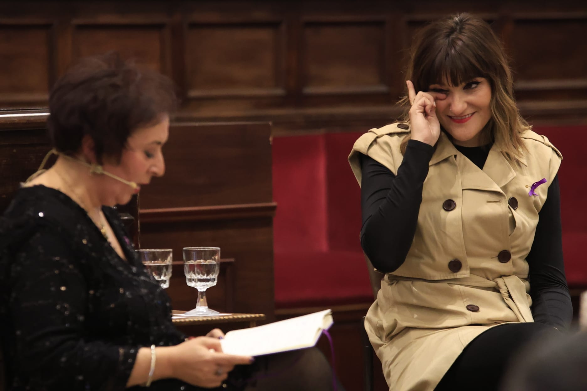 Rozalén canta en el Paraninfo &#039;La puerta violeta&#039; junto a varios niños