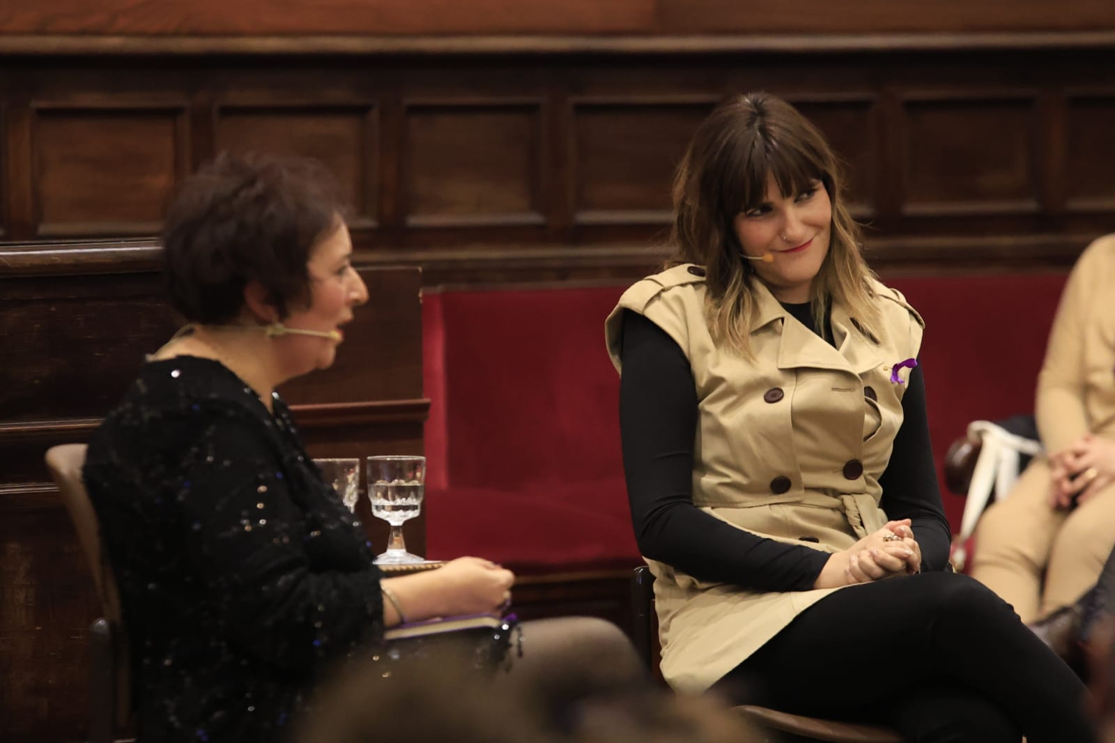 Rozalén canta en el Paraninfo &#039;La puerta violeta&#039; junto a varios niños