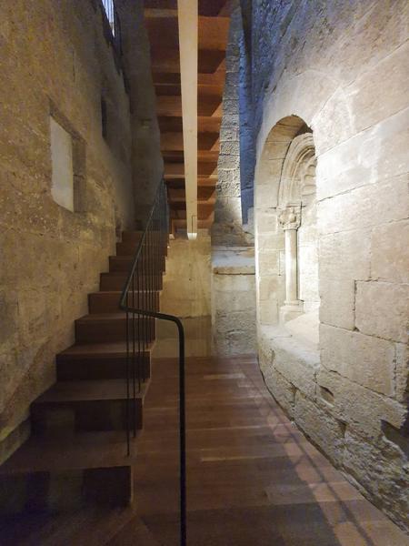 Escalera de acceso desde la sacristía.