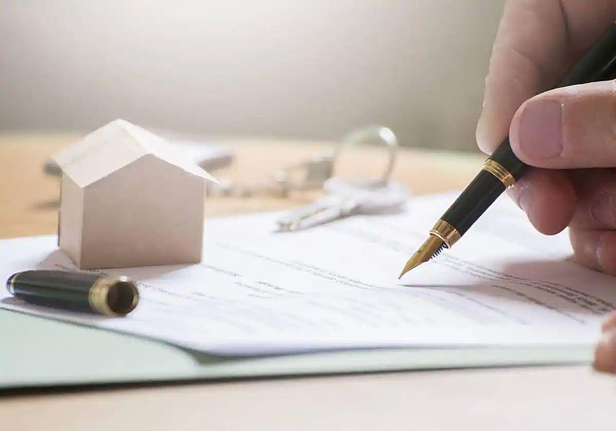 Salamanca suscribe un 21% menos de hipotecas y de menor cuantía, mientras el interés variable gana terreno