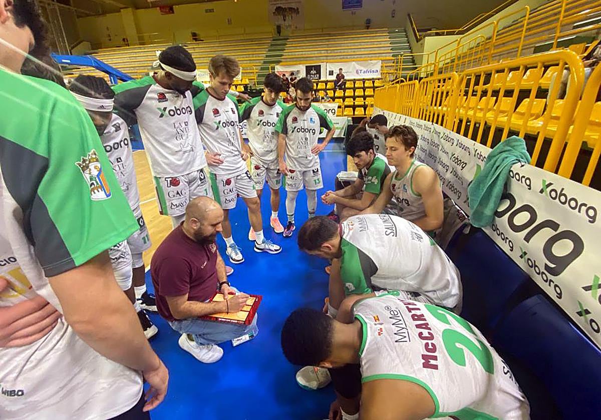 Xoborg La Antigua no deja espacio para las dudas en un contundente triunfo coral