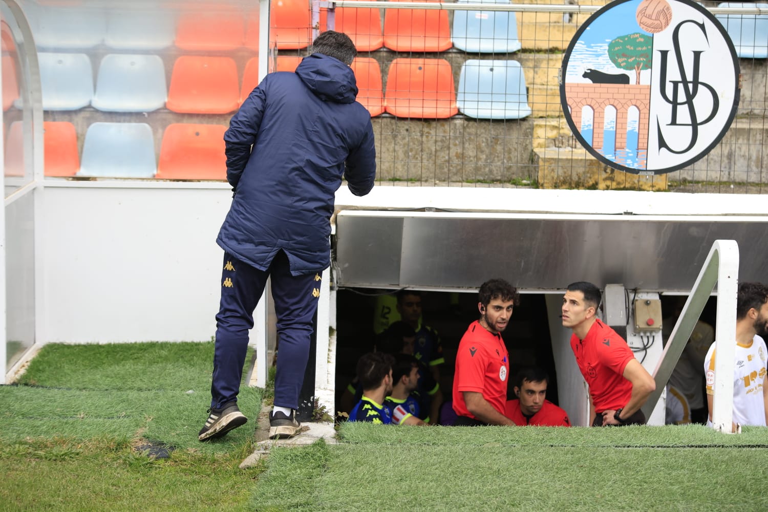 Empate y bronca en el Helmántico