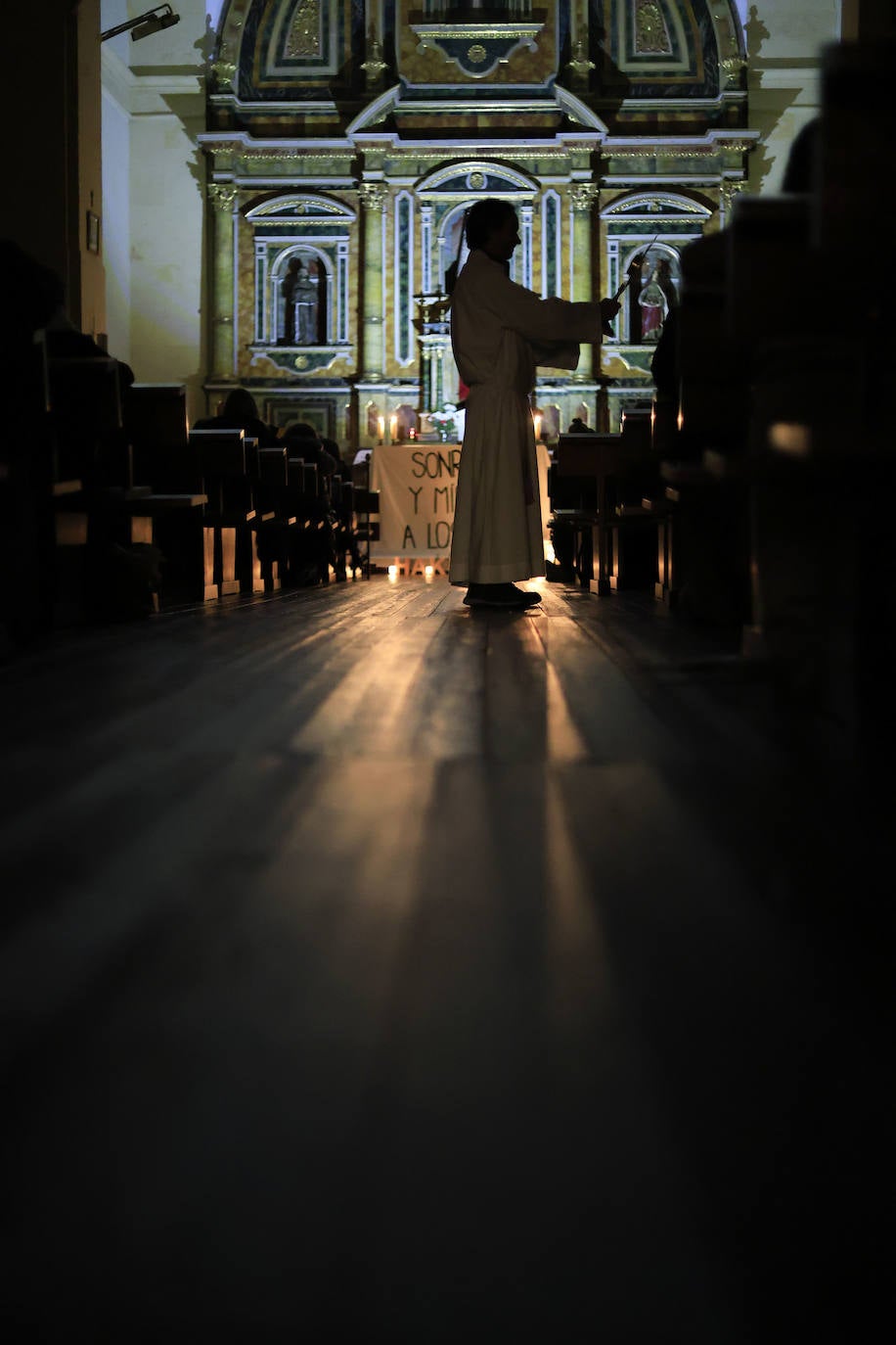 Hakuna celebra la Hora Santa en el convento de las Madres de Dios