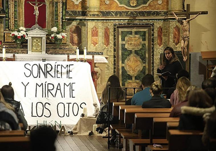 Hora Santa del grupo Hakuna en el convento de las Madres de Dios