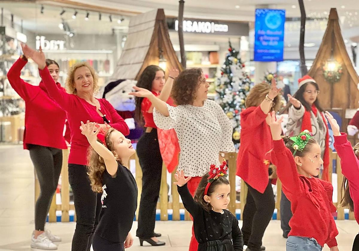 Flashmob en el Centro Comercial «El Tormes»