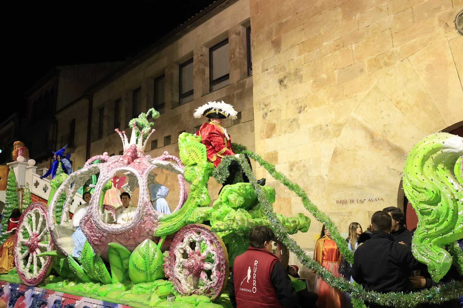 Papá Noel recorre las calles de la ciudad con la &#039;Cabalgaza&#039;