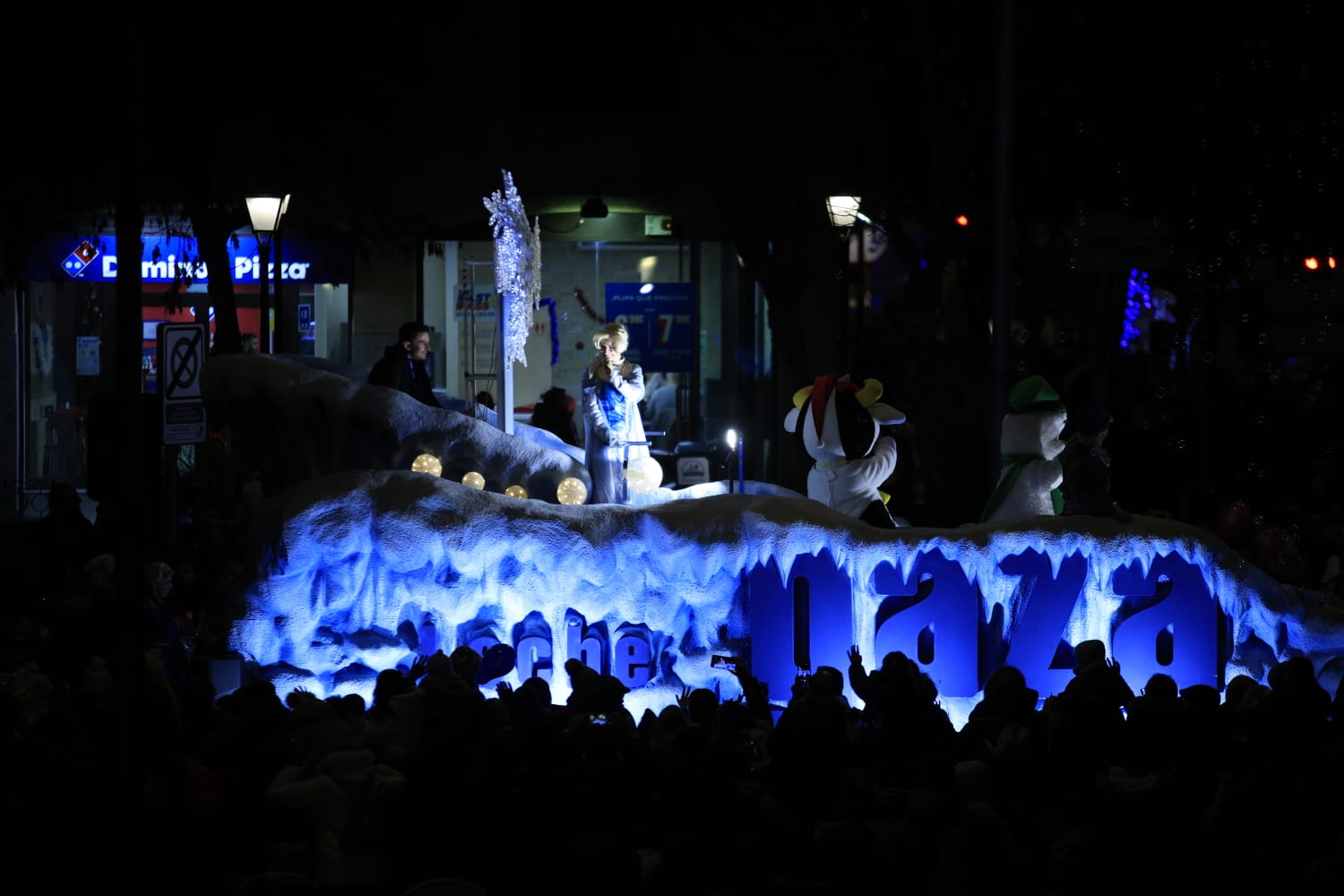 Papá Noel recorre las calles de la ciudad con la &#039;Cabalgaza&#039;