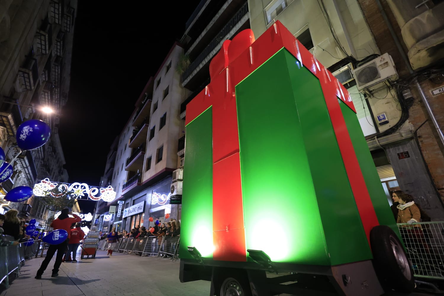 Papá Noel recorre las calles de la ciudad con la &#039;Cabalgaza&#039;