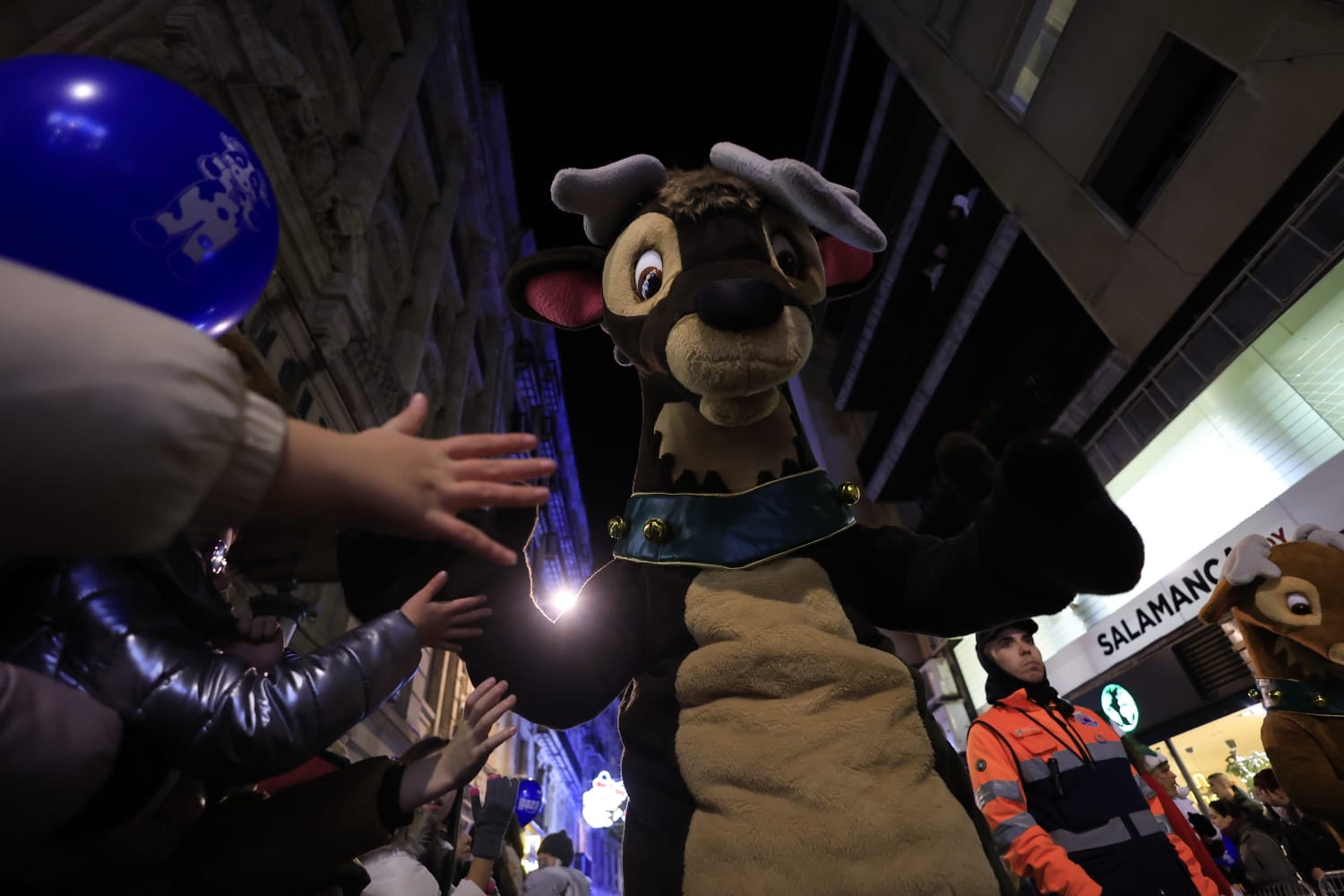 Papá Noel recorre las calles de la ciudad con la &#039;Cabalgaza&#039;