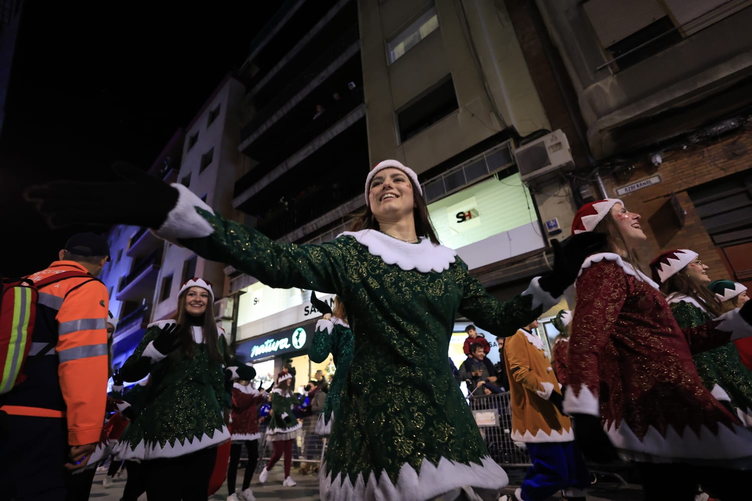 Papá Noel recorre las calles de la ciudad con la &#039;Cabalgaza&#039;