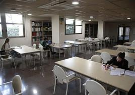 Imagen de archivo de la biblioteca en una residencia de Salamanca.
