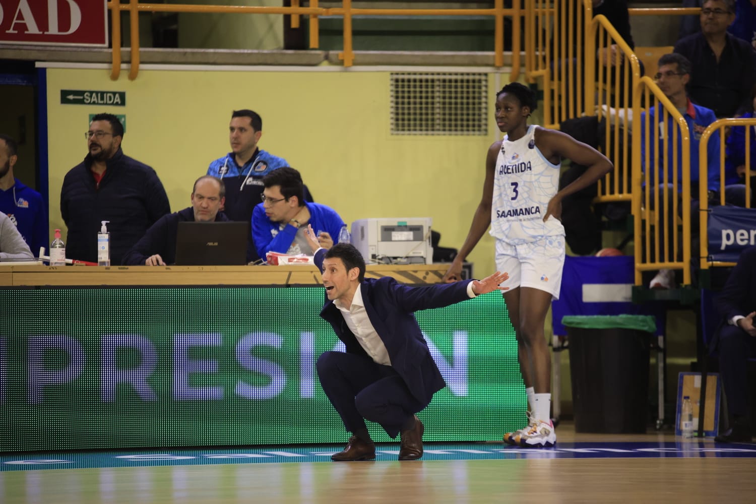 Las imágenes de la dura derrota final de Avenida ante la Virtus