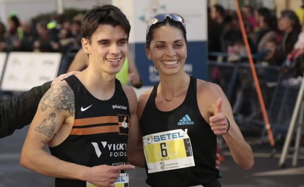 El burgalés Pablo Sánchez Gómez y la berciana Nuria Lugueros, ganadores de la San Silvestre Salmantina en 2022.