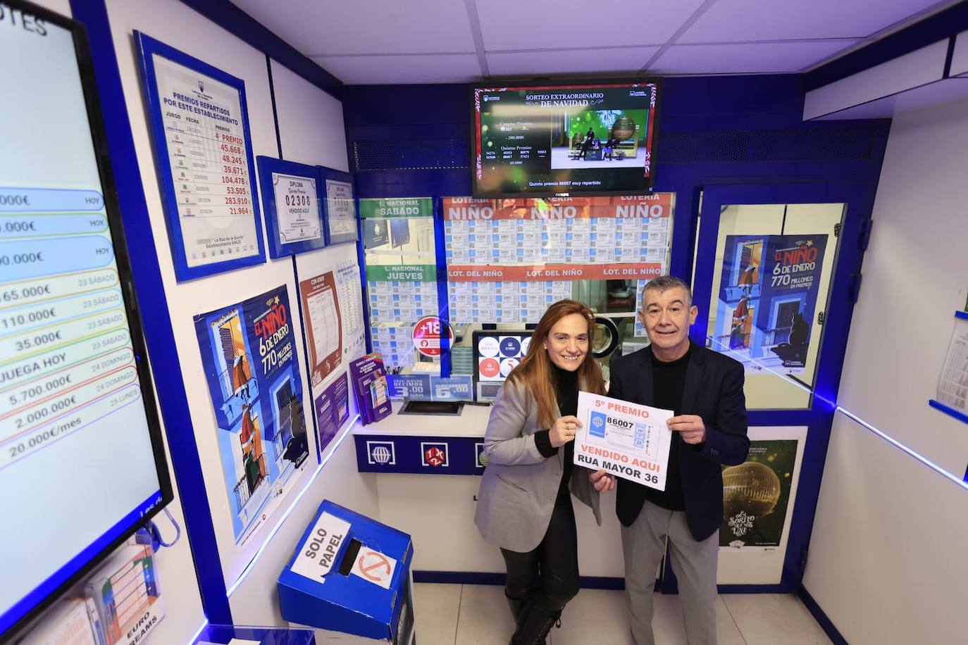 Las administraciones salmantinas afortunadas celebran por todo lo alto los premios de la Lotería de Navidad
