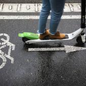 Un menor se salta un semáforo con su patinete de madrugada y da positivo en alcohol