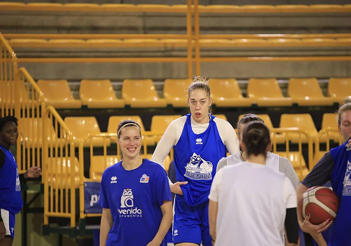 Hatar, la pívot húngara entrena ya con el Avenida