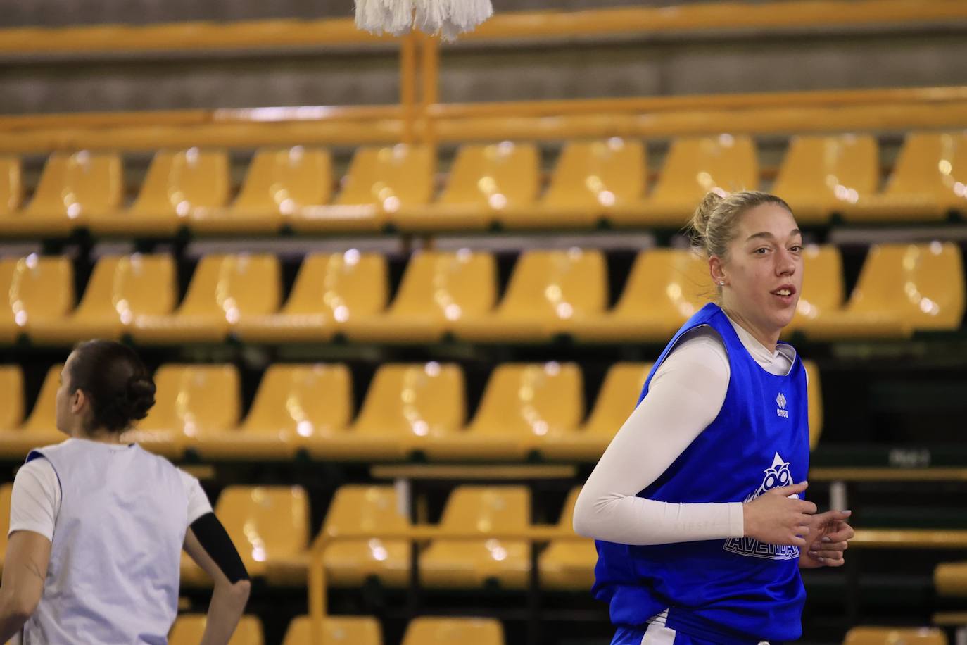 Hatar, la pívot húngara entrena ya con el Avenida