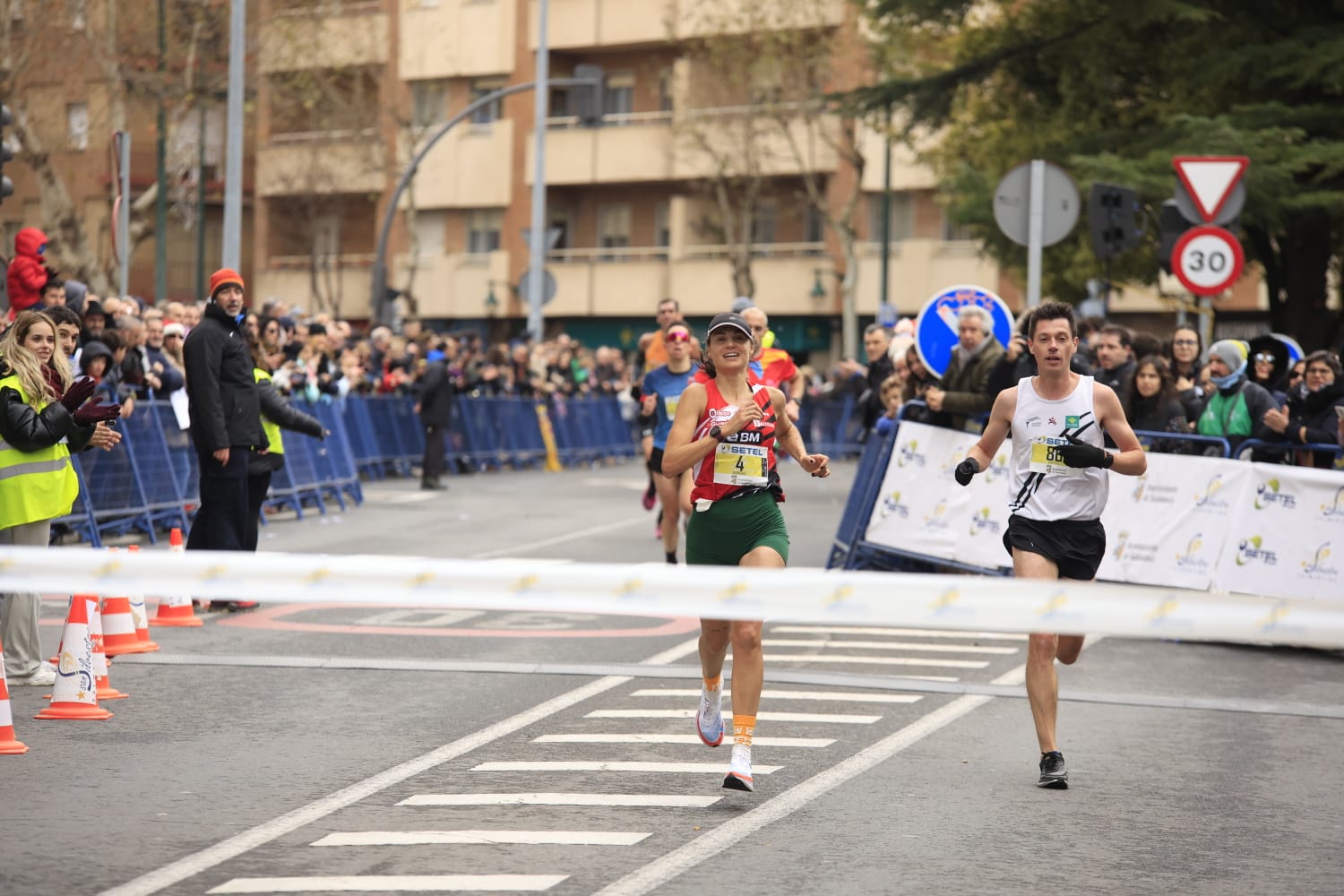 Fotos de la llegada de la San Silvestre Salmantina 2023