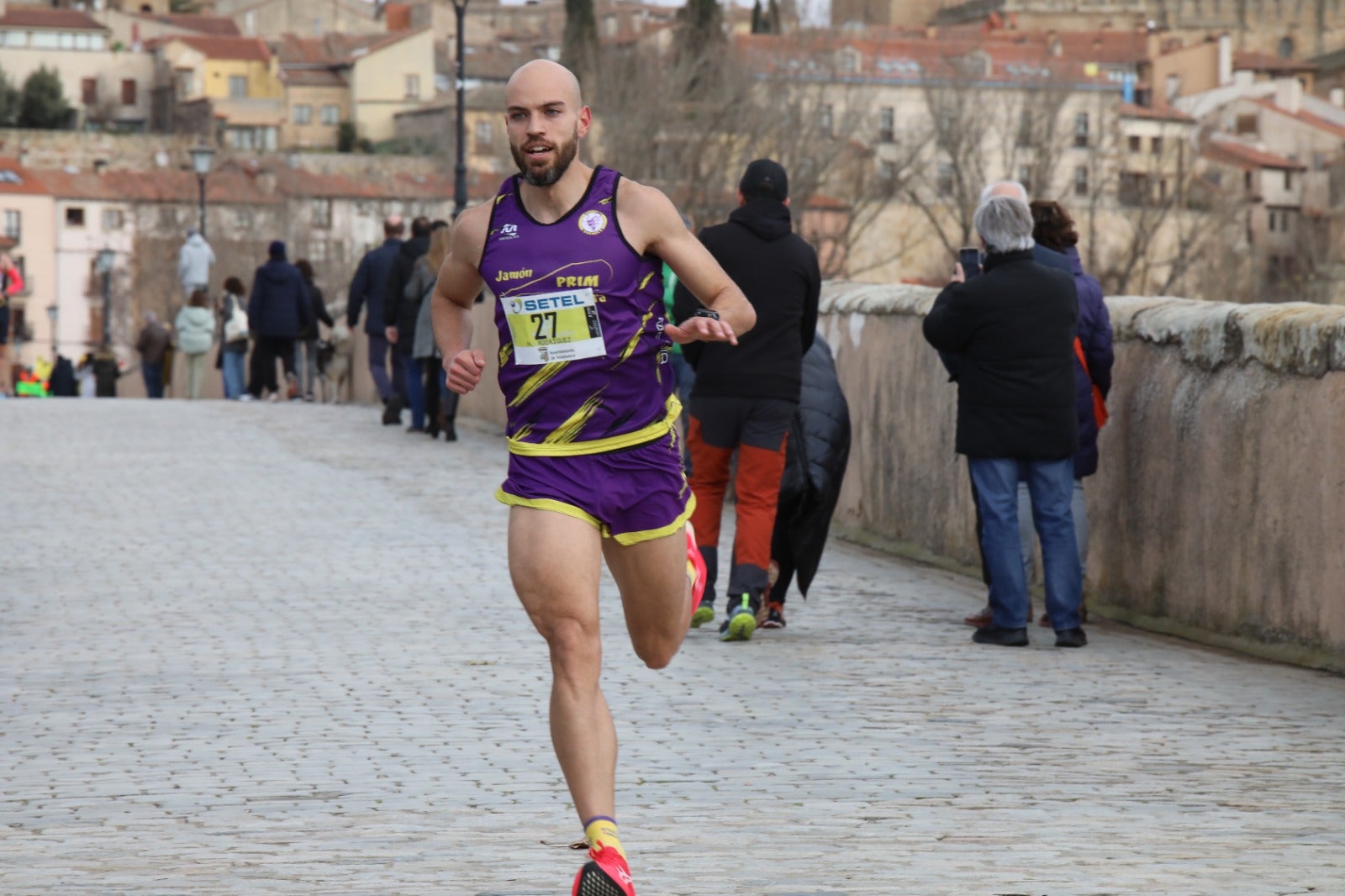 San Silvestre Salmantina: paso por el Puente Romano y calle Compañía